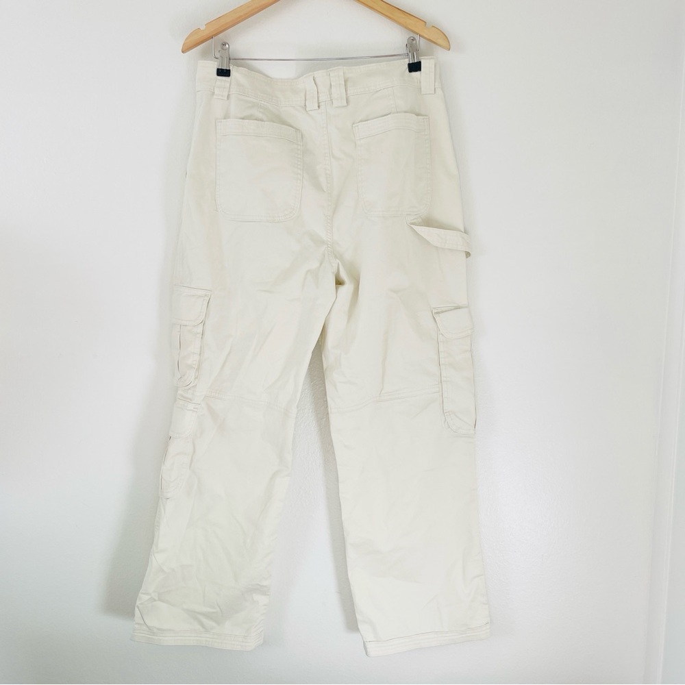 NWT Abercrombie & Fitch Relaxed Cargo Pants - Cream Size 31 Short - Picture 3 of 7